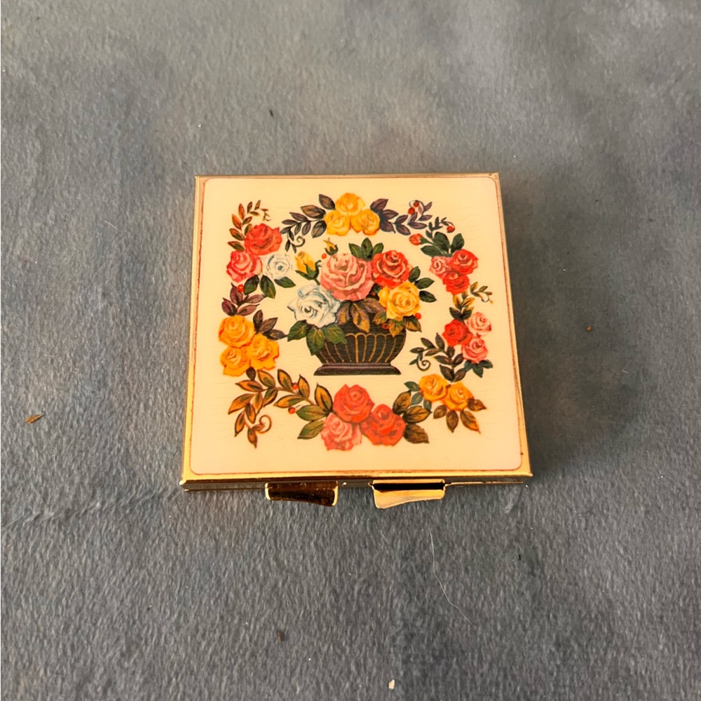 Vintage Floral Mirror Compact - Double Mirrors - Square Compact